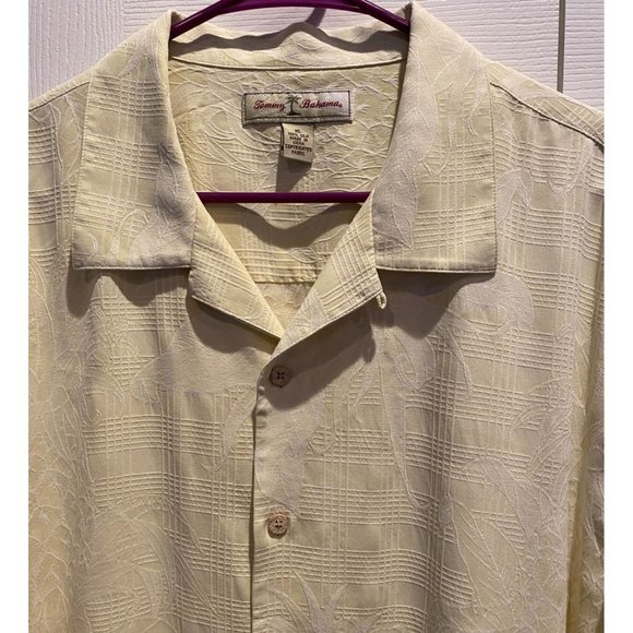 Tommy Bahama Hawaiian Shirt XL, 100% Silk, Yellow with Pineapple Pattern over Ye - Picture 3 of 5